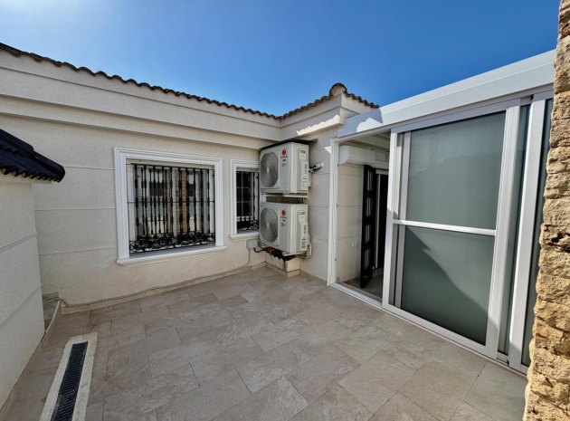 Wiederverkauf - Villa - Orihuela - La Zenia