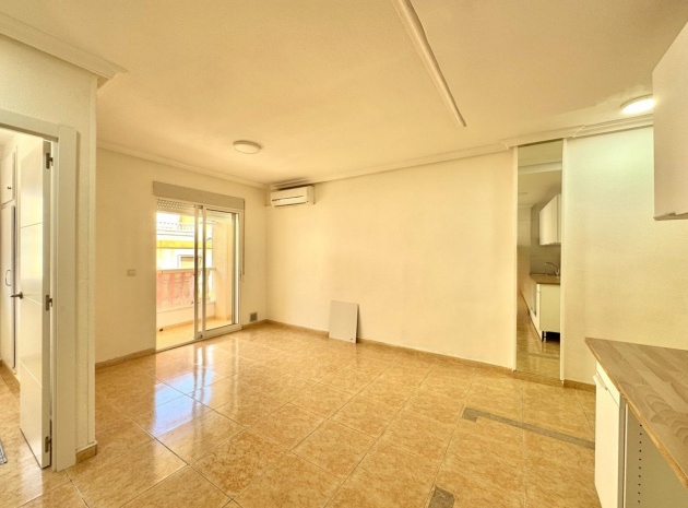 Återförsäljning - Lägenhet - Torrevieja - Torrevieja Centro