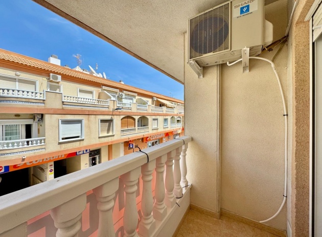 Återförsäljning - Lägenhet - Torrevieja - Torrevieja Centro
