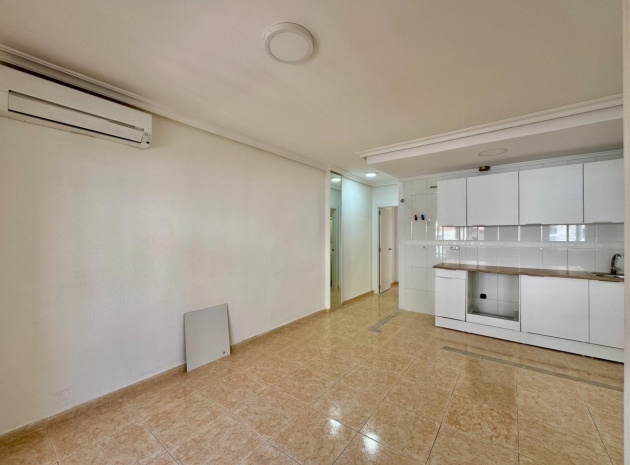 Återförsäljning - Lägenhet - Torrevieja - Torrevieja Centro