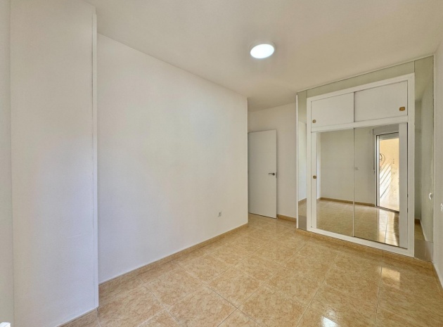 Återförsäljning - Lägenhet - Torrevieja - Torrevieja Centro