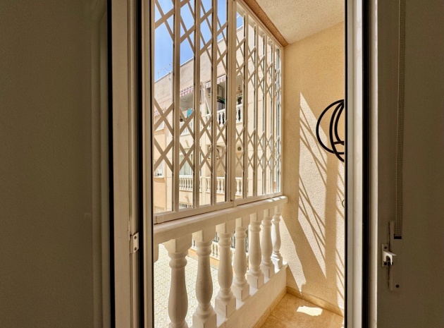 Återförsäljning - Lägenhet - Torrevieja - Torrevieja Centro
