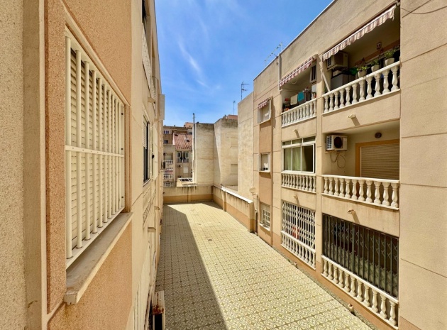Återförsäljning - Lägenhet - Torrevieja - Torrevieja Centro