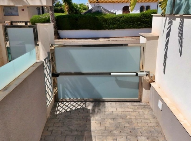Wederverkoop - Villa - Orihuela - Villamartin