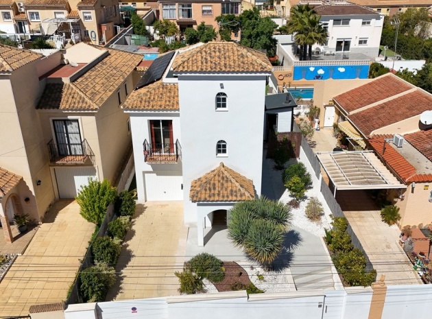 Återförsäljning - Villa - Orihuela - Los Balcones