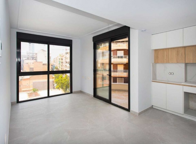 Resale - Apartment - Torrevieja - Torrevieja Centro