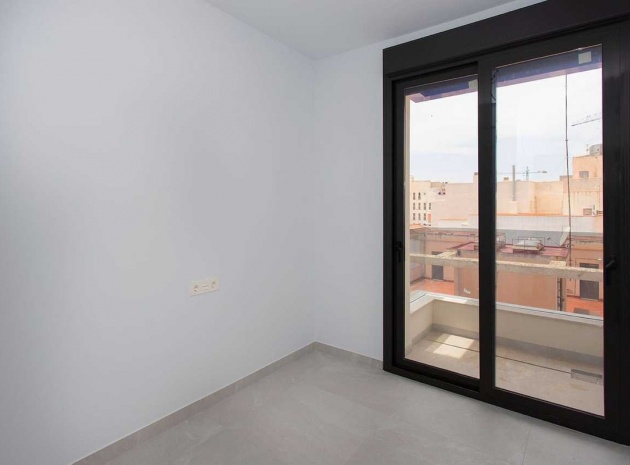 Resale - Apartment - Torrevieja - Torrevieja Centro