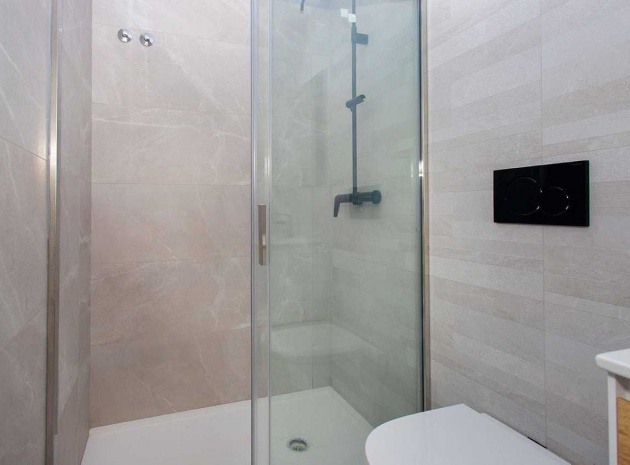 Resale - Apartment - Torrevieja - Torrevieja Centro