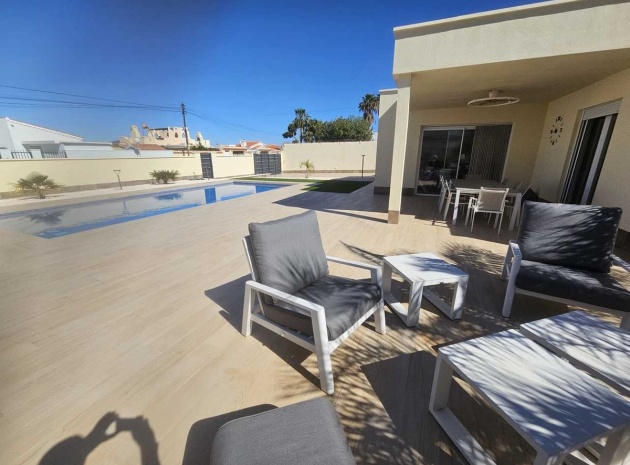 Resale - Villa - Torrevieja - Torrevieja Centro