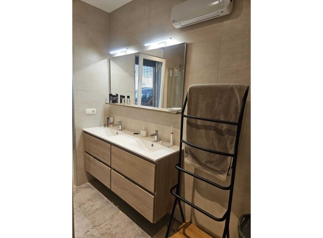 Resale - Villa - Torrevieja - Torrevieja Centro
