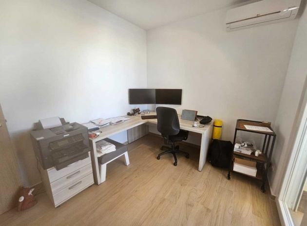 Resale - Villa - Torrevieja - Torrevieja Centro