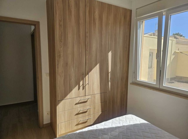 Resale - Villa - Torrevieja - Torrevieja Centro
