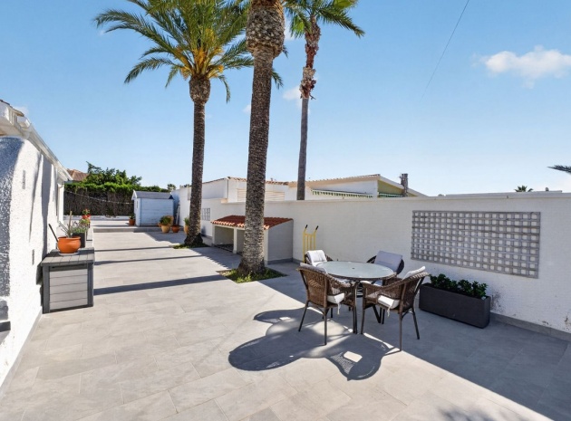 Resale - Villa - Torrevieja - Torrevieja Centro
