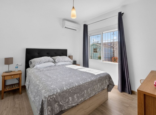Resale - Villa - Torrevieja - Torrevieja Centro
