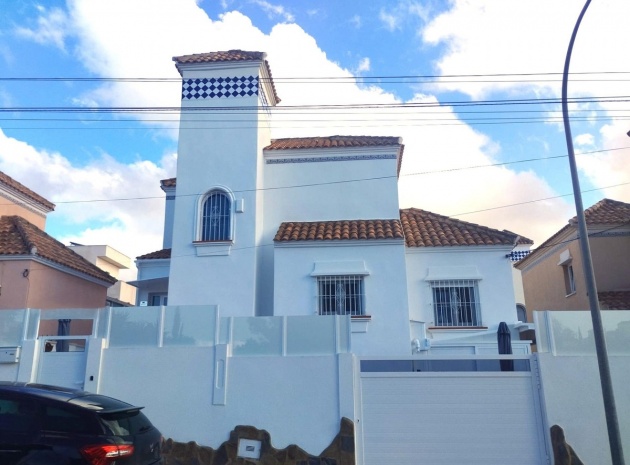 Resale - Villa - San Miguel de Salinas - San Miguel de Salinas Centro