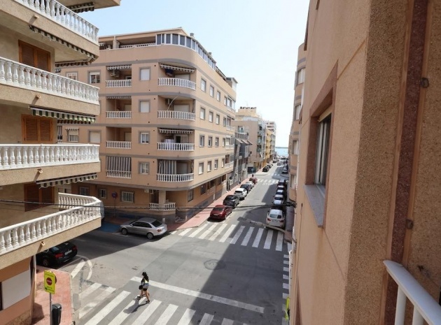 Resale - Apartment - Torrevieja - Torrevieja Centro