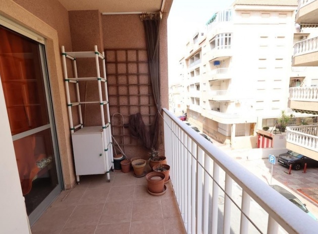 Resale - Apartment - Torrevieja - Torrevieja Centro