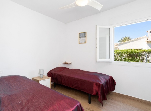 Återförsäljning - Villa - Orihuela - Playa Flamenca