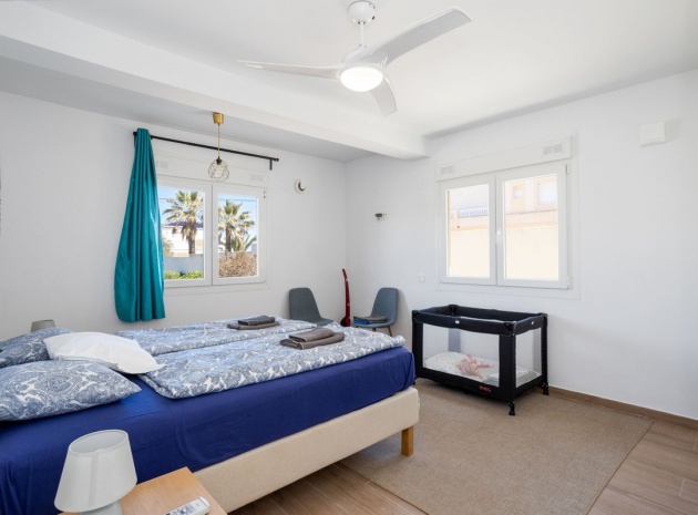 Återförsäljning - Villa - Orihuela - Playa Flamenca