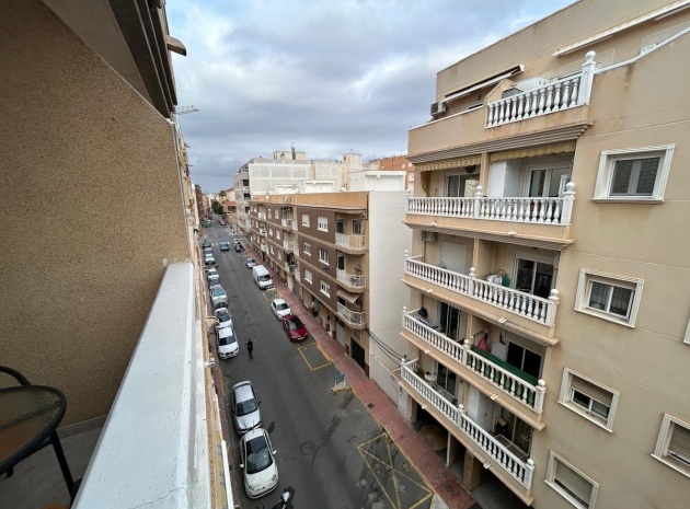 Resale - Apartment - Torrevieja - Torrevieja Centro