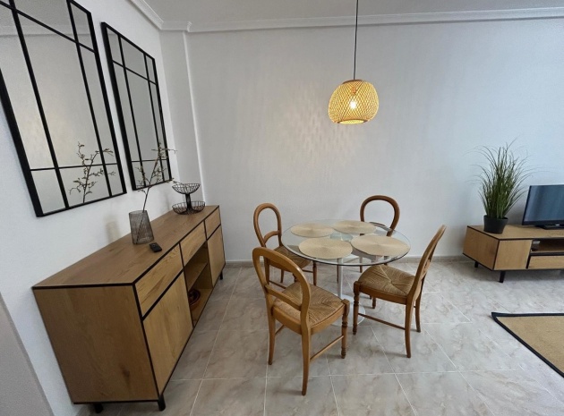 Resale - Apartment - Torrevieja - Torrevieja Centro