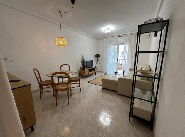 Resale - Apartment - Torrevieja - Torrevieja Centro