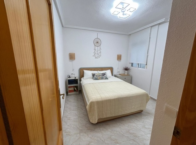 Resale - Apartment - Torrevieja - Torrevieja Centro