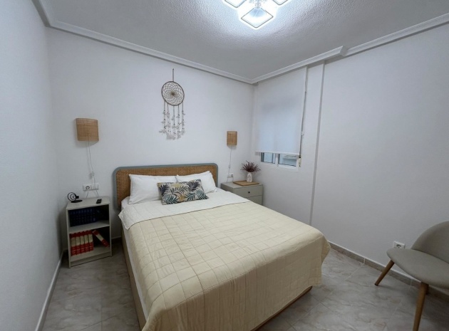 Resale - Apartment - Torrevieja - Torrevieja Centro