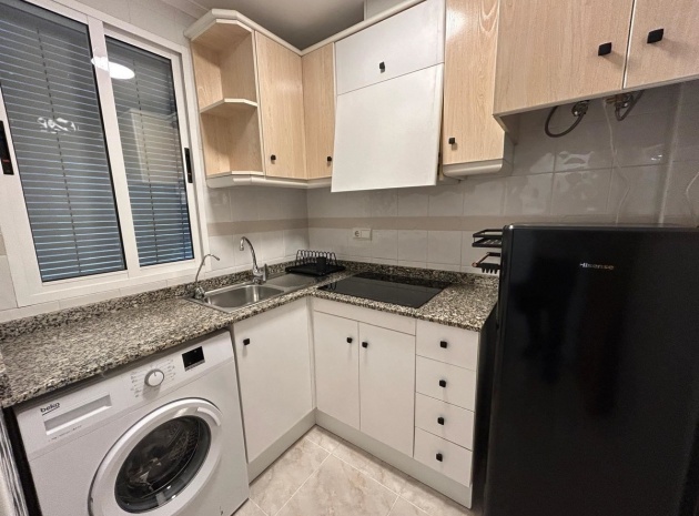 Resale - Apartment - Torrevieja - Torrevieja Centro