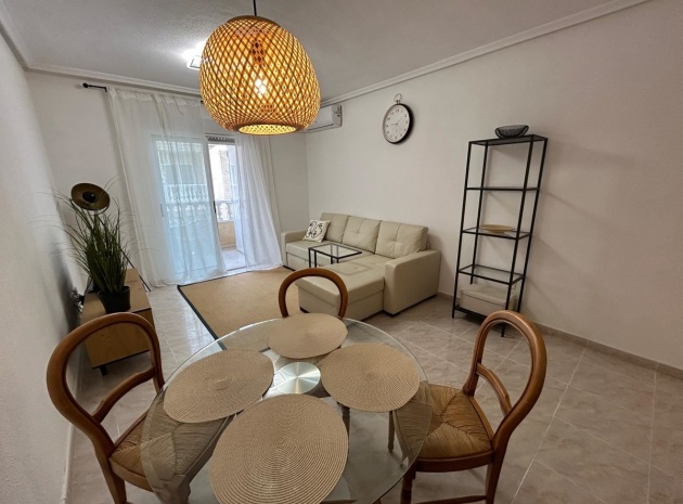 Resale - Apartment - Torrevieja - Torrevieja Centro