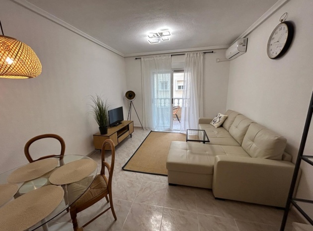 Resale - Apartment - Torrevieja - Torrevieja Centro