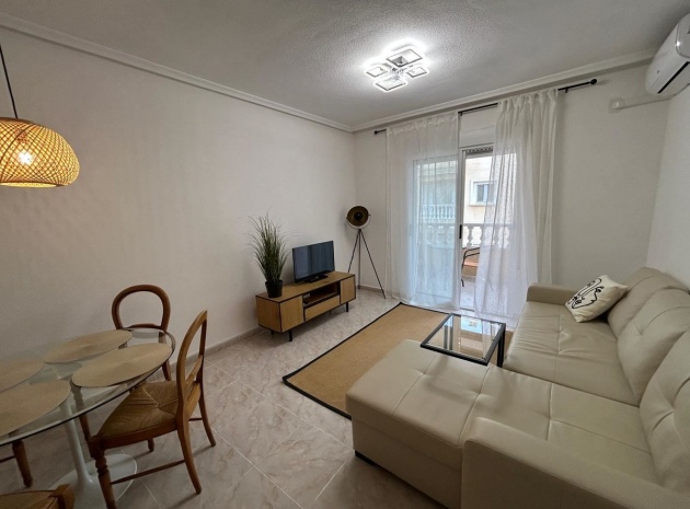 Resale - Apartment - Torrevieja - Torrevieja Centro