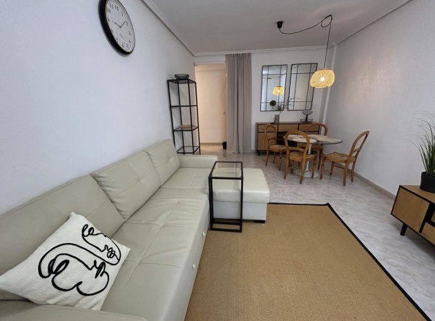 Resale - Apartment - Torrevieja - Torrevieja Centro