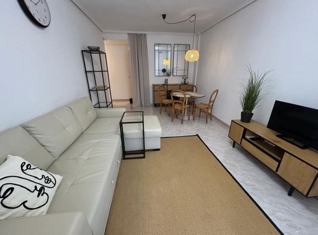 Resale - Apartment - Torrevieja - Torrevieja Centro