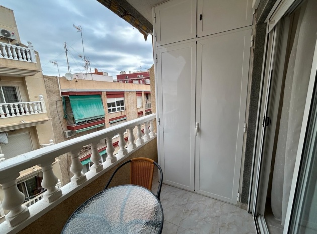 Resale - Apartment - Torrevieja - Torrevieja Centro