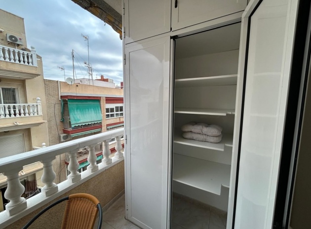 Resale - Apartment - Torrevieja - Torrevieja Centro