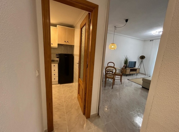 Resale - Apartment - Torrevieja - Torrevieja Centro