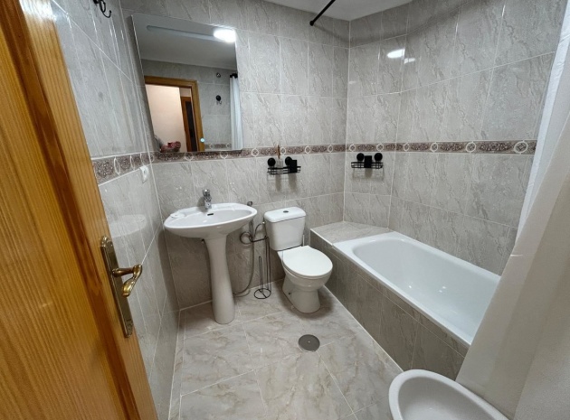 Resale - Apartment - Torrevieja - Torrevieja Centro