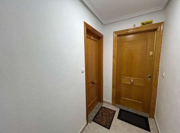 Resale - Apartment - Torrevieja - Torrevieja Centro