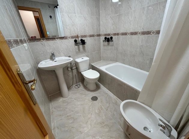 Resale - Apartment - Torrevieja - Torrevieja Centro