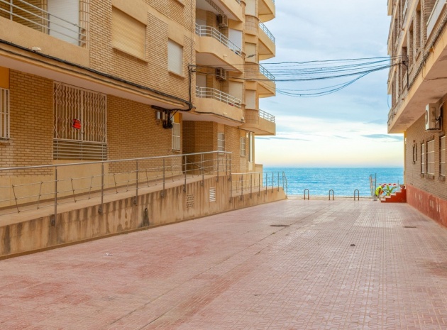 Återförsäljning - Lägenhet - Torrevieja - La Mata