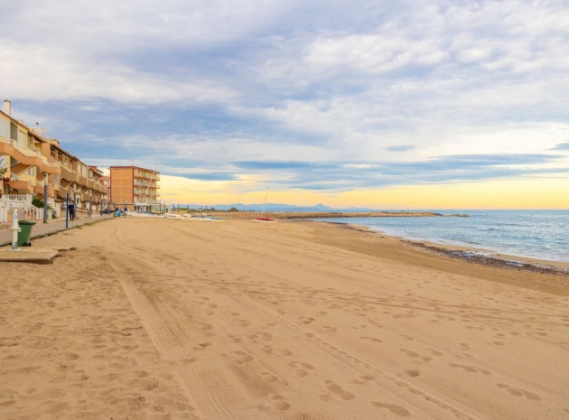 Återförsäljning - Lägenhet - Torrevieja - La Mata