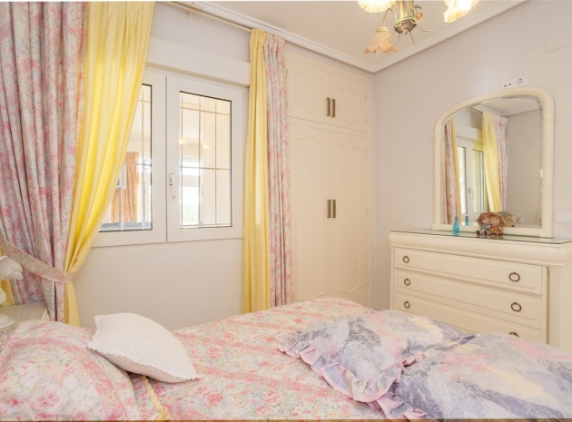 Wederverkoop - Villa - Orihuela - Villamartin