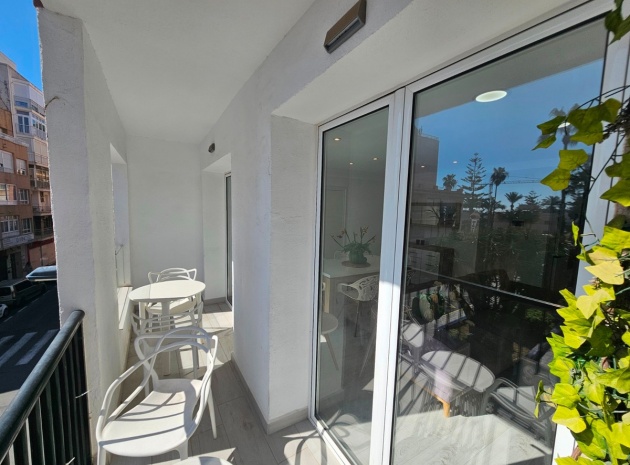 Återförsäljning - Lägenhet - Torrevieja - Torrevieja Centro