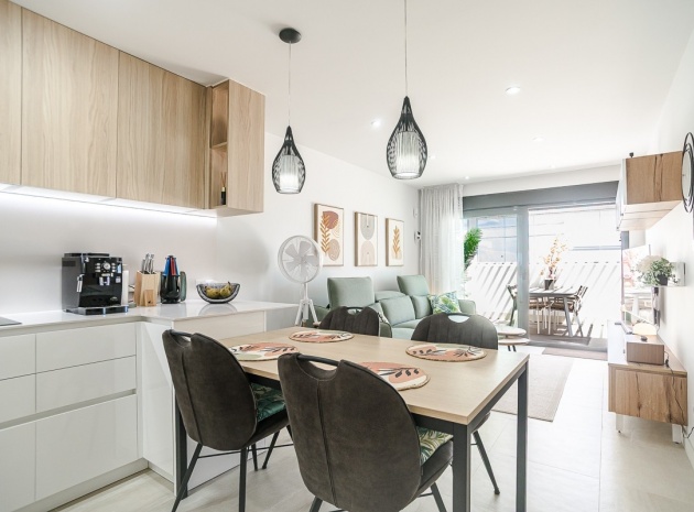 Resale - Apartment - Torrevieja - Torrevieja Centro