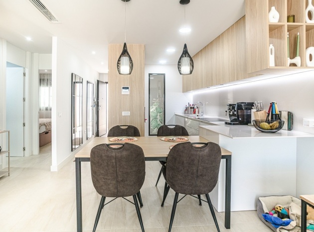 Resale - Apartment - Torrevieja - Torrevieja Centro