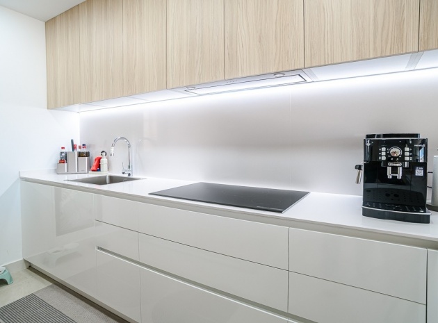 Resale - Apartment - Torrevieja - Torrevieja Centro
