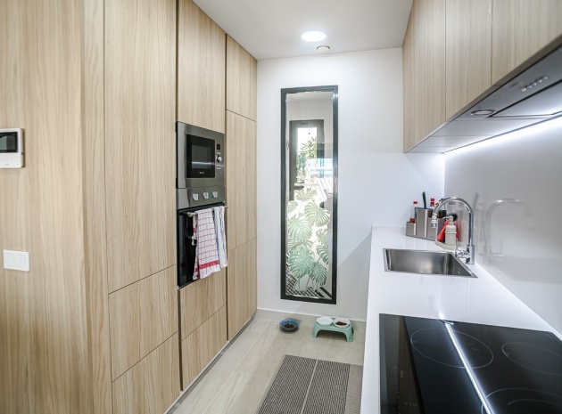 Resale - Apartment - Torrevieja - Torrevieja Centro