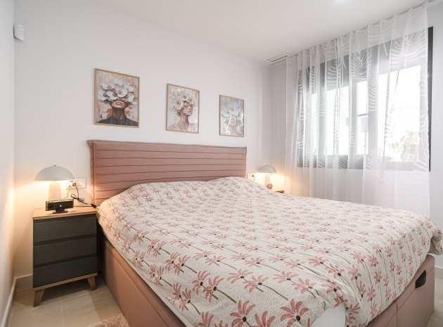 Resale - Apartment - Torrevieja - Torrevieja Centro