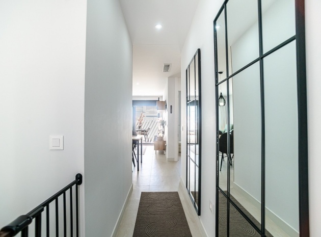 Resale - Apartment - Torrevieja - Torrevieja Centro